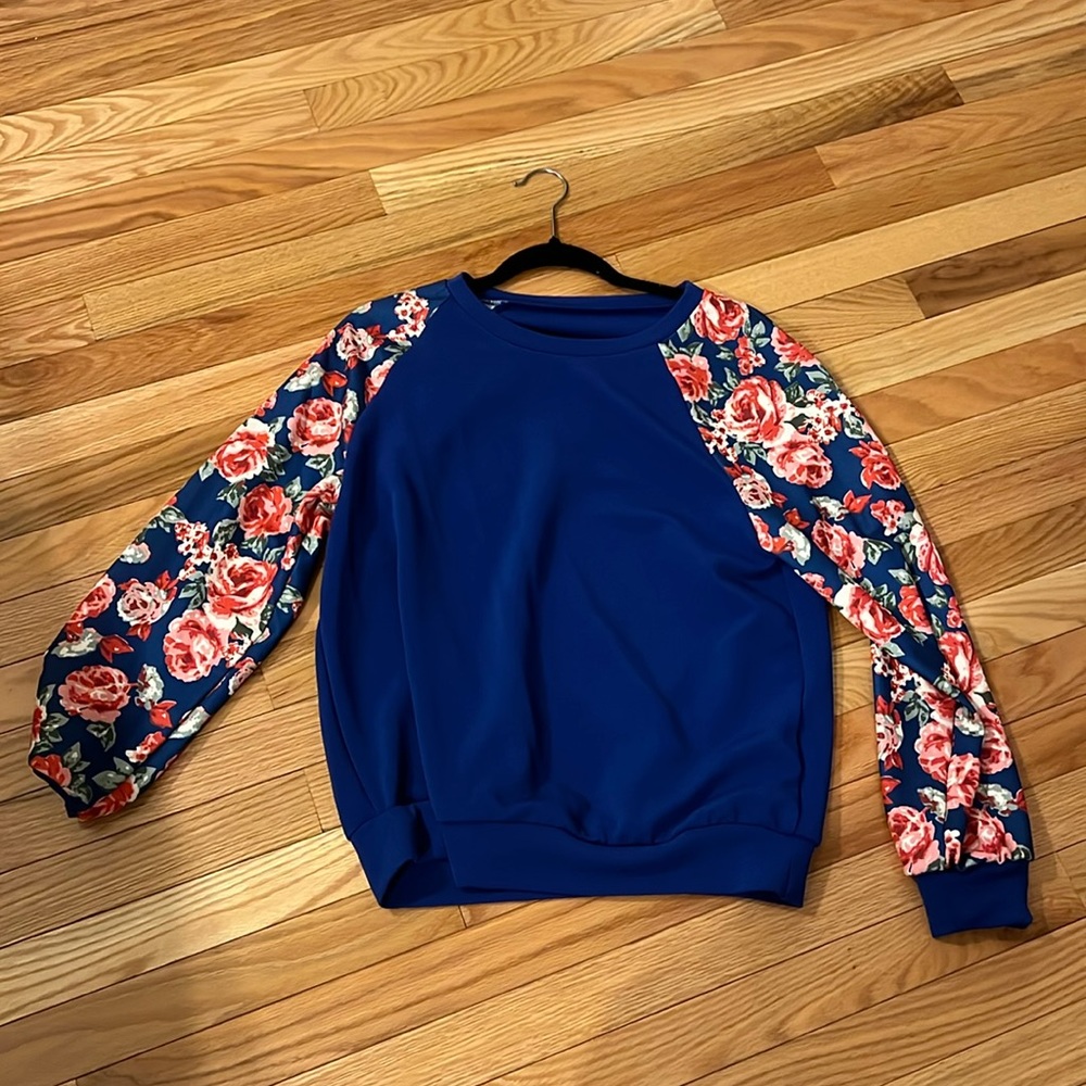 Gorgeous floral top